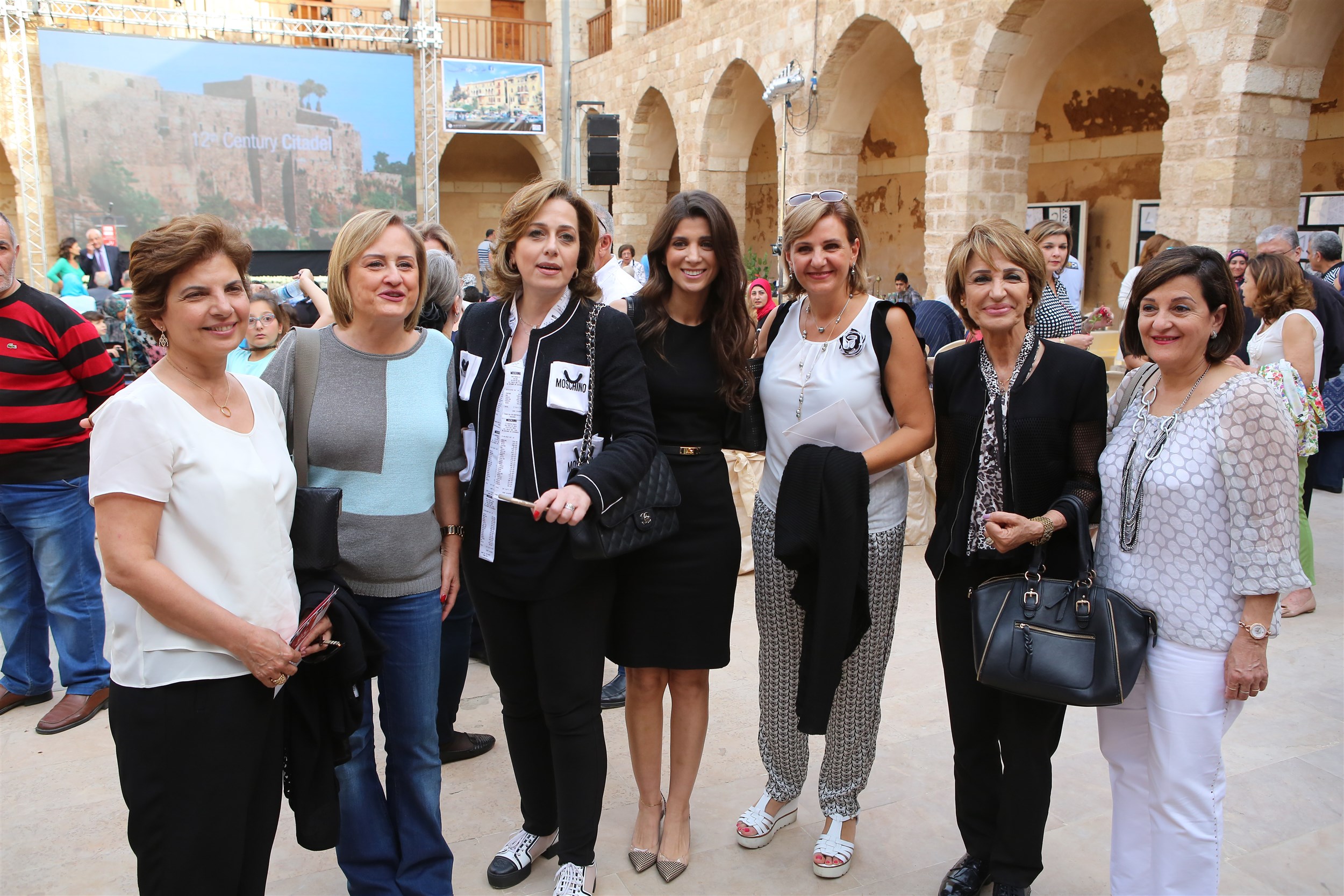 president of iaaf mrs. inas al jarmakani receiving a warm welcome by the president of turathy turathak mrs. joumana tadmoury and friends