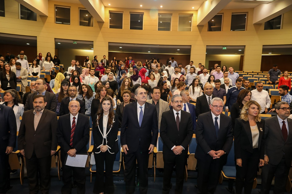 students, heads of the faculties and universities concerned with the event, deans, professors as well as supervisors of the submitted projects attended the ceremony. a number of reporters and media interested in academic affairs were present as well.